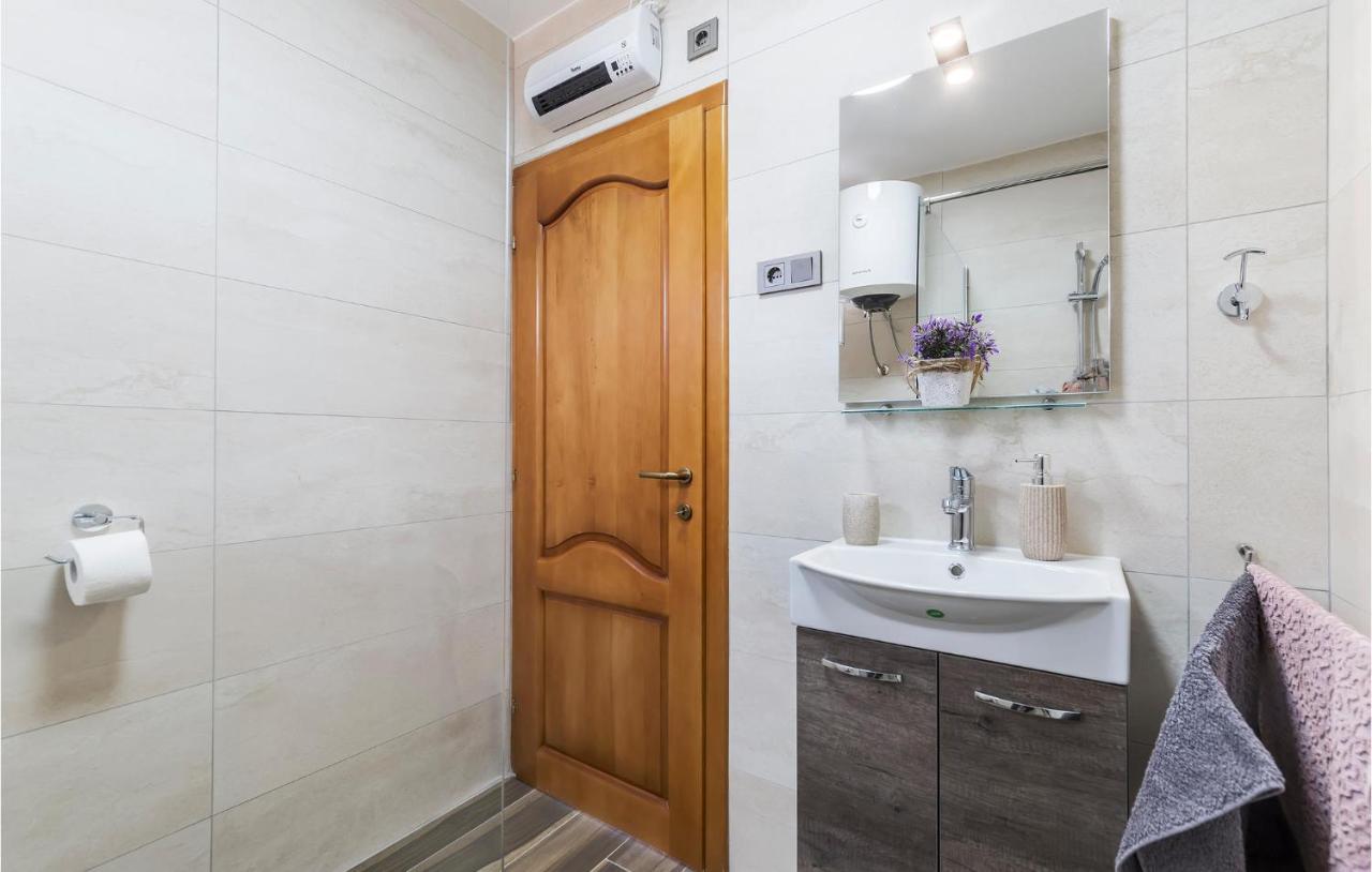 Cozy Apartment In Pula With Kitchen Exterior foto